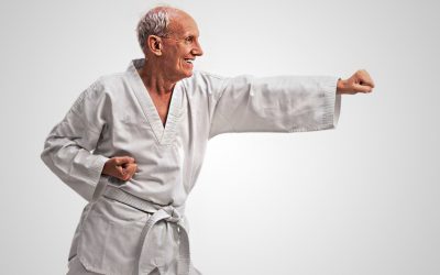 Atividade para idosos: cuidados e benefícios das artes marciais