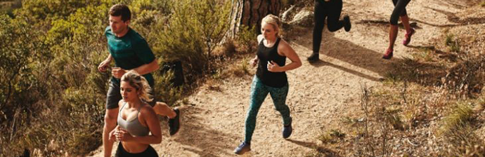 Pessoas fazendo corrida