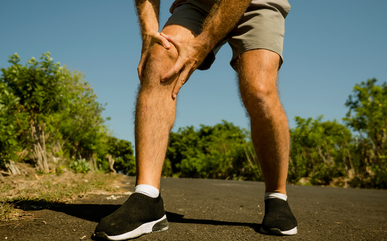 Aprenda como reabilitar dor no joelho com Treinamento Funcional