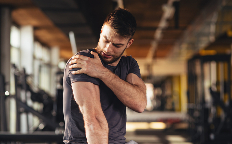 Dor no ombro: saiba como tratar aliando Treinamento Funcional e Pilates