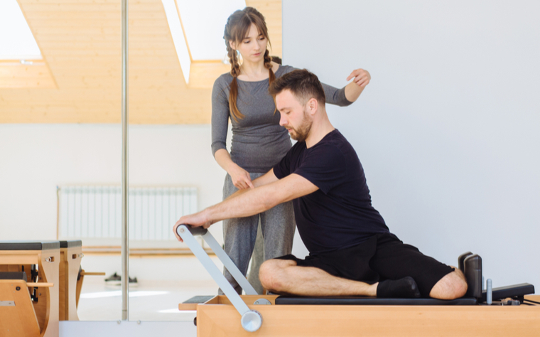 Como funciona uma aula de Pilates